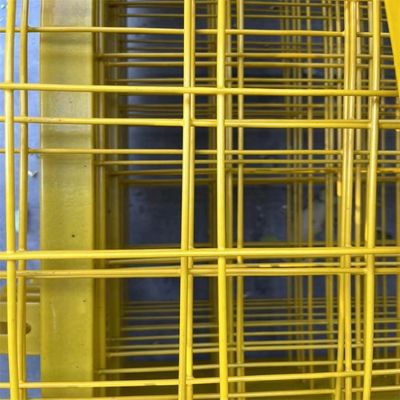 BWG 4-24 Σιδηρούνιου σύρματος PVC συγκολλημένα συρματοπλέγματα Πίνακες τετραγωνικής τρύπας για την προστασία