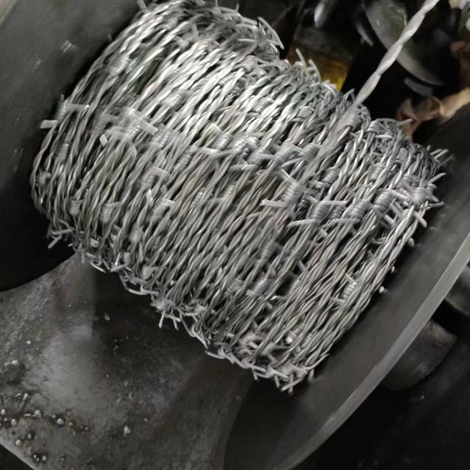 10kg &alpha;&pi;ό &alpha;&nu;&omicron;&xi;&epsilon;ί&delta;&omega;&tau;&omicron; &chi;ά&lambda;&upsilon;&beta;&alpha; Concertina Wire Mesh Security Mesh Barbed Wire Fencing 6